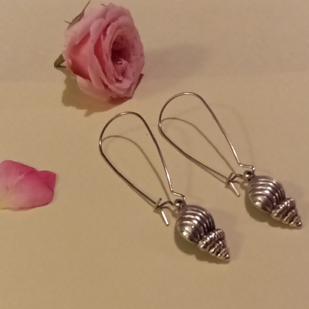 Elegant Silver Shell Drop Earrings